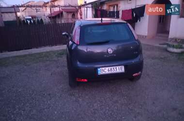 Хетчбек Fiat Punto 2011 в 