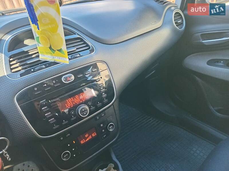 Хэтчбек Fiat Punto 2011 в Стрые