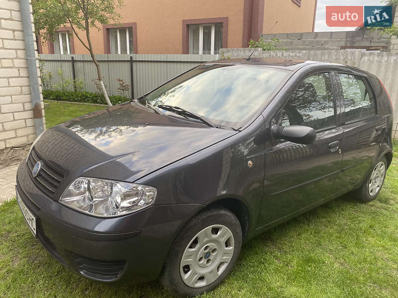 Хэтчбек Fiat Punto 2003 в 