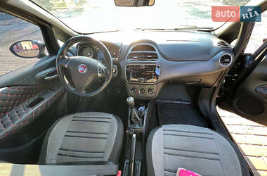 Хэтчбек Fiat Punto 2011 в 