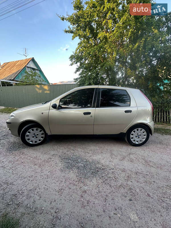 Хэтчбек Fiat Punto 2007 в Киеве