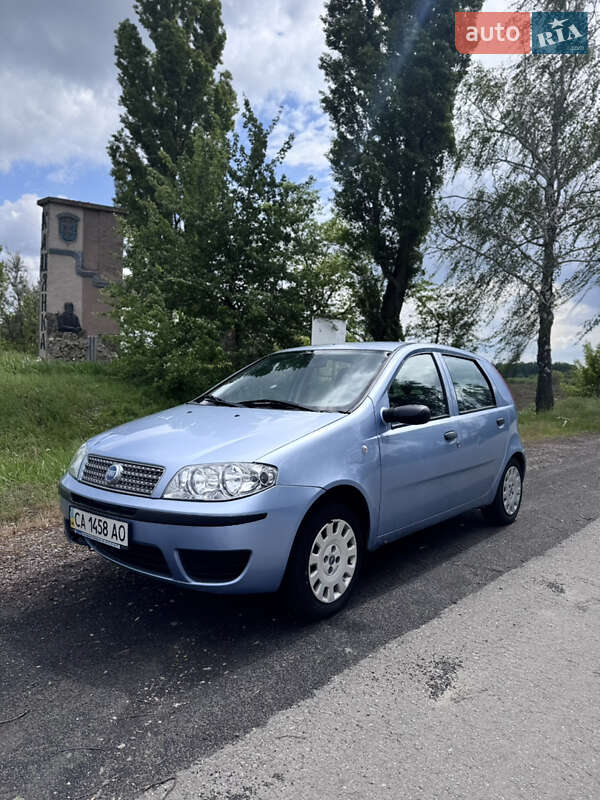 Хэтчбек Fiat Punto 2007 в 