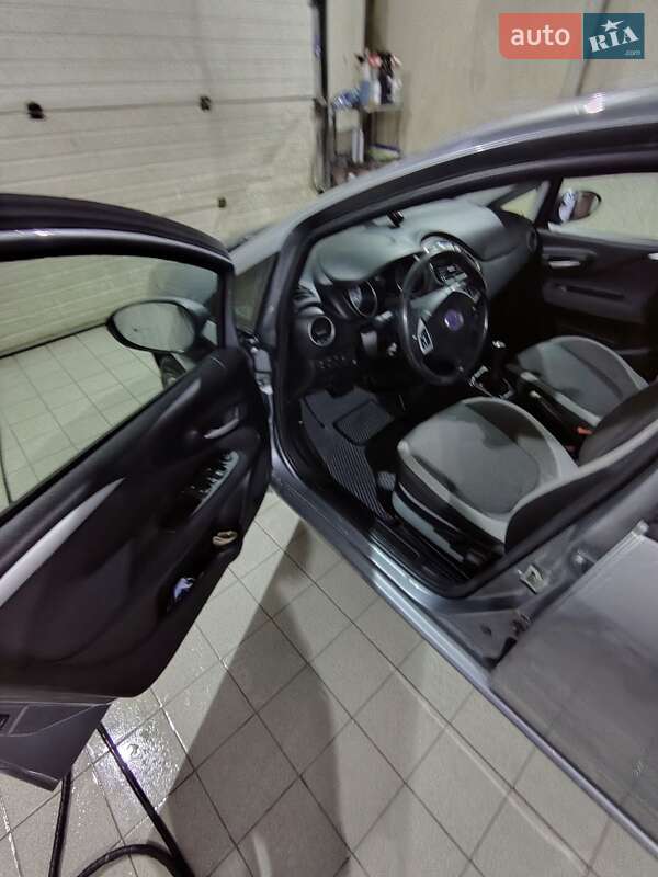 Хэтчбек Fiat Punto 2012 в Львове