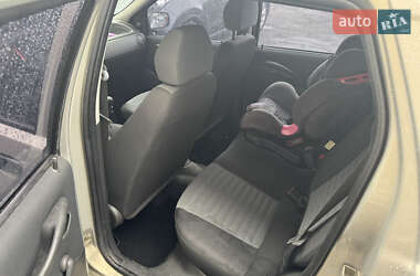 Хетчбек Fiat Punto 2011 в 