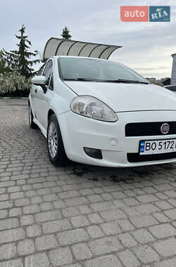Хетчбек Fiat Punto 2010 в 