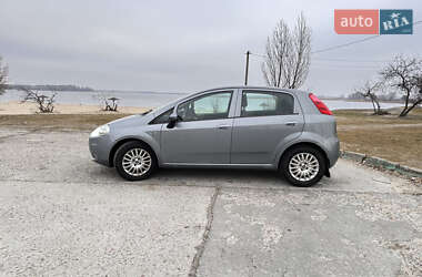 Хетчбек Fiat Punto 2011 в 