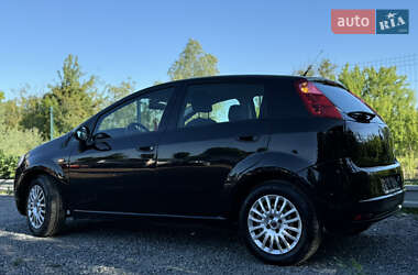 Хэтчбек Fiat Punto 2009 в 