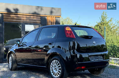 Хэтчбек Fiat Punto 2009 в 