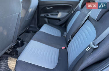 Хэтчбек Fiat Punto 2009 в 