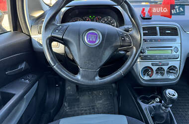 Хэтчбек Fiat Punto 2009 в 