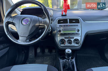 Хэтчбек Fiat Punto 2009 в 