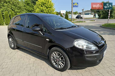 Хэтчбек Fiat Punto 2010 в 