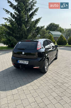 Хэтчбек Fiat Punto 2010 в 