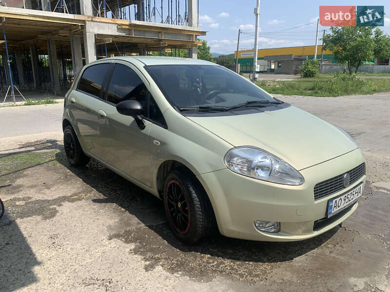 Хэтчбек Fiat Punto 2005 в Мукачево