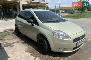 Хэтчбек Fiat Punto 2005 в 