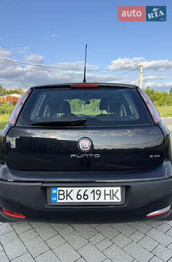 Хэтчбек Fiat Punto 2011 в 