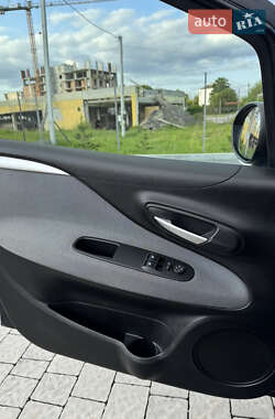 Хэтчбек Fiat Punto 2011 в 