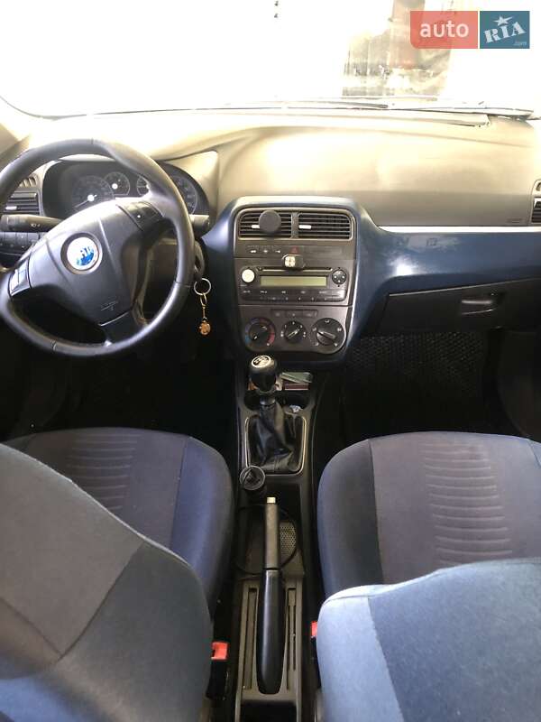 Хэтчбек Fiat Punto 2007 в Черновцах