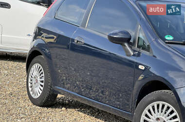 Хэтчбек Fiat Punto 2009 в 