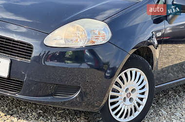 Хэтчбек Fiat Punto 2009 в 
