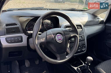 Хэтчбек Fiat Punto 2009 в 