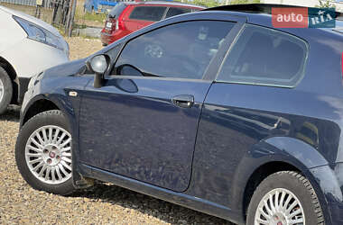 Хэтчбек Fiat Punto 2009 в 