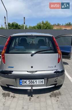 Хэтчбек Fiat Punto 2002 в 
