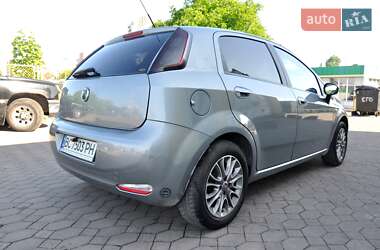 Хэтчбек Fiat Punto 2012 в 