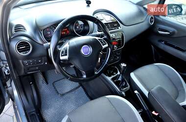 Хэтчбек Fiat Punto 2012 в 