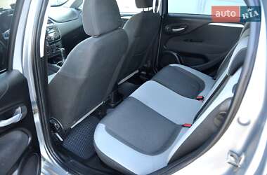 Хэтчбек Fiat Punto 2012 в 