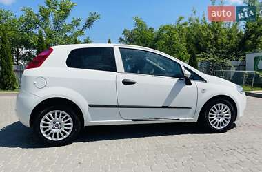 Хэтчбек Fiat Punto 2012 в 