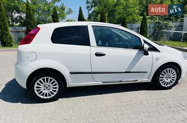 Хэтчбек Fiat Punto 2012 в 