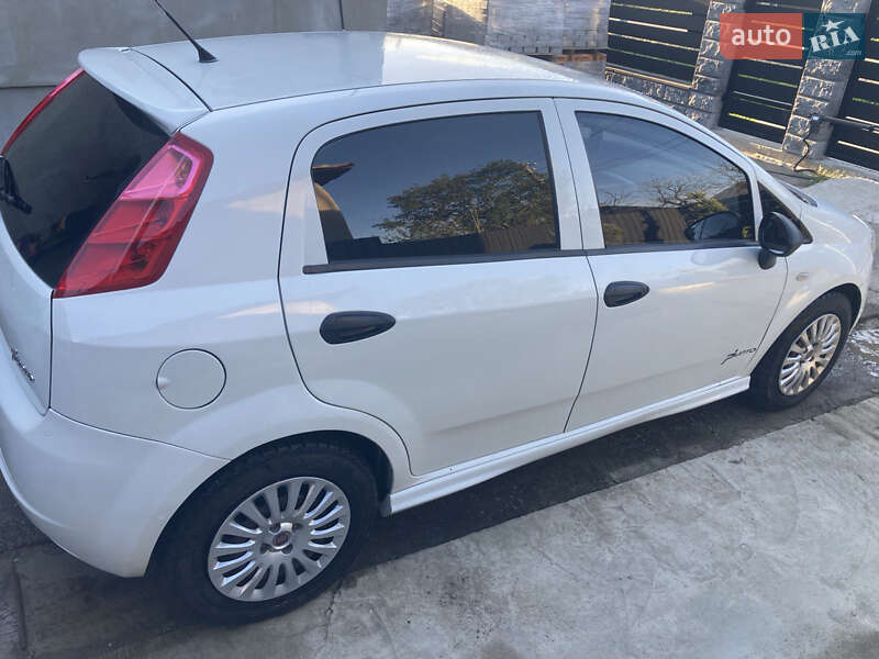 Хэтчбек Fiat Punto 2011 в Ужгороде