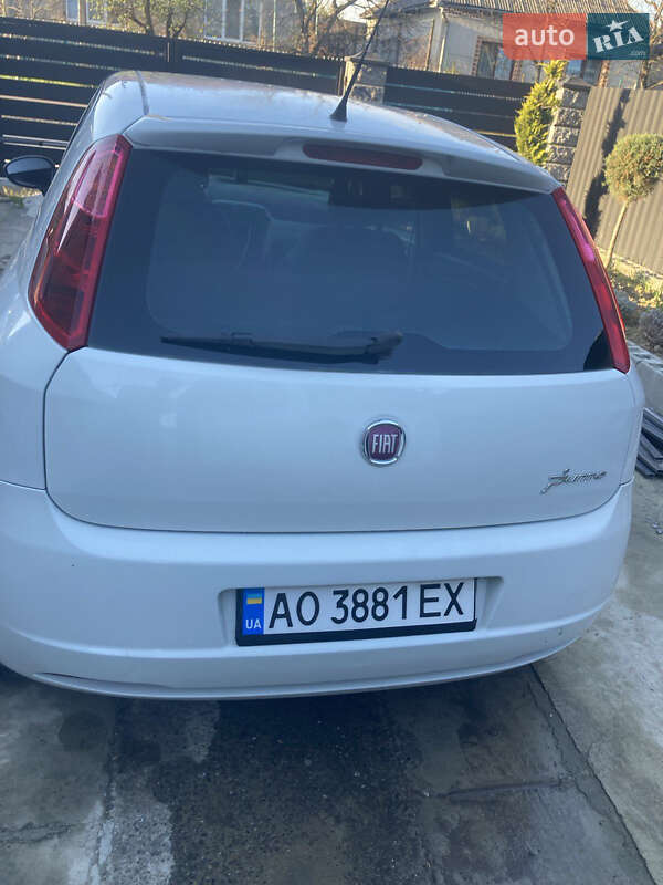 Хэтчбек Fiat Punto 2011 в Ужгороде