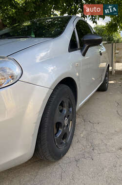 Хэтчбек Fiat Punto 2013 в 