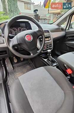 Хэтчбек Fiat Punto 2011 в 
