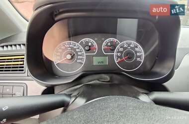 Хэтчбек Fiat Punto 2011 в 