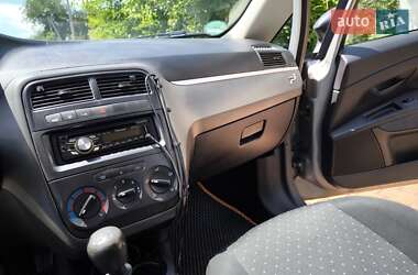 Хэтчбек Fiat Punto 2008 в 