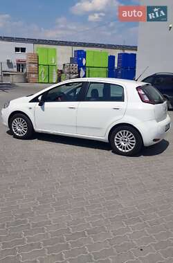 Хэтчбек Fiat Punto 2013 в 