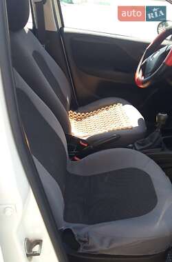 Хэтчбек Fiat Punto 2013 в 
