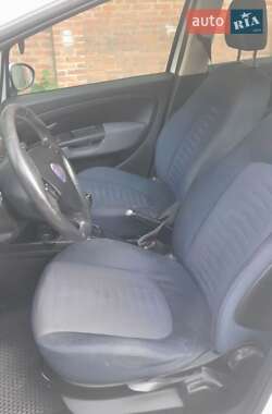 Хэтчбек Fiat Punto 2009 в 