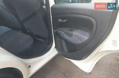 Хэтчбек Fiat Punto 2009 в 