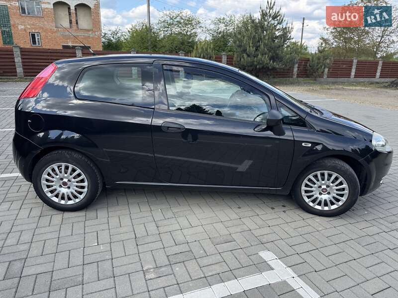 Хэтчбек Fiat Punto 2009 в Самборе