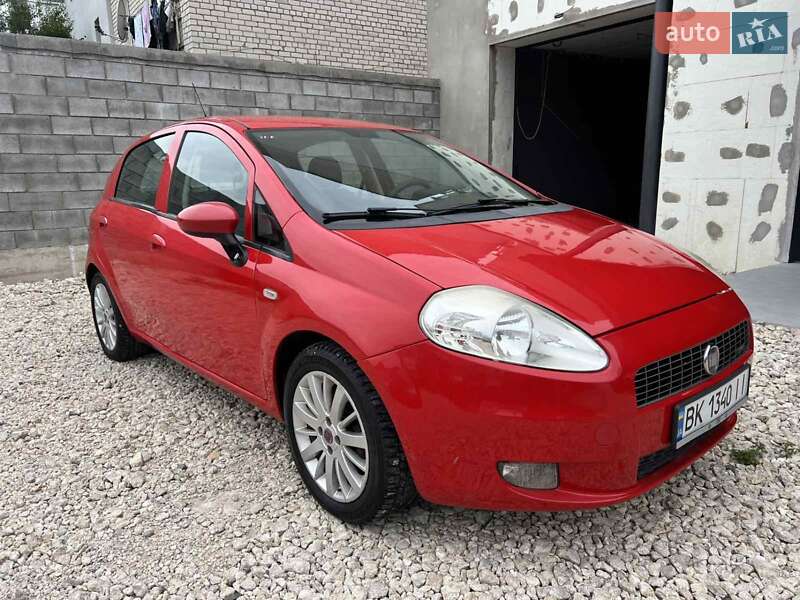 Хэтчбек Fiat Punto 2007 в 