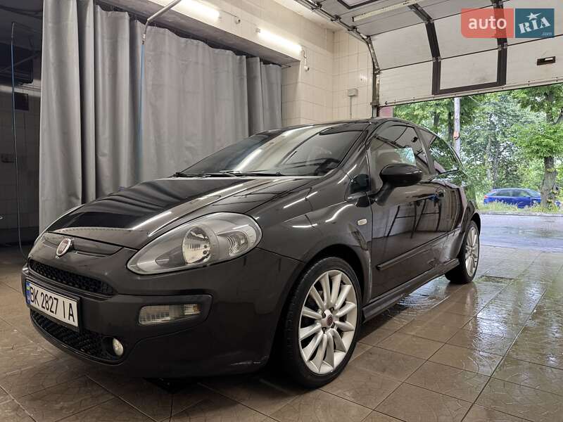 Хетчбек Fiat Punto 2009 в Рівному