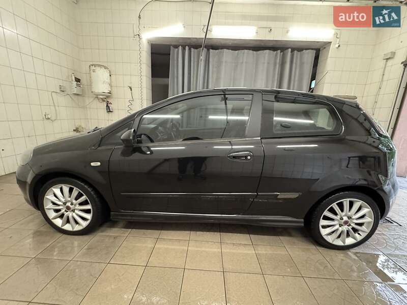 Хетчбек Fiat Punto 2009 в Рівному
