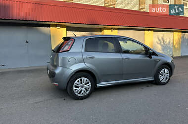 Хэтчбек Fiat Punto 2011 в 