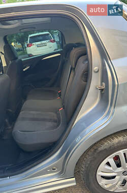 Хэтчбек Fiat Punto 2011 в 
