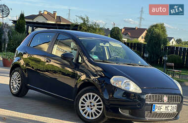 Хэтчбек Fiat Punto 2009 в 