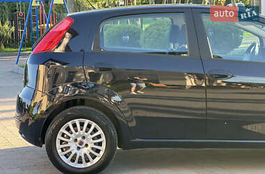 Хэтчбек Fiat Punto 2009 в 